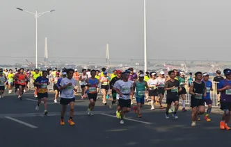 组图丨岳阳马拉松 看见每一种“赢”的姿态